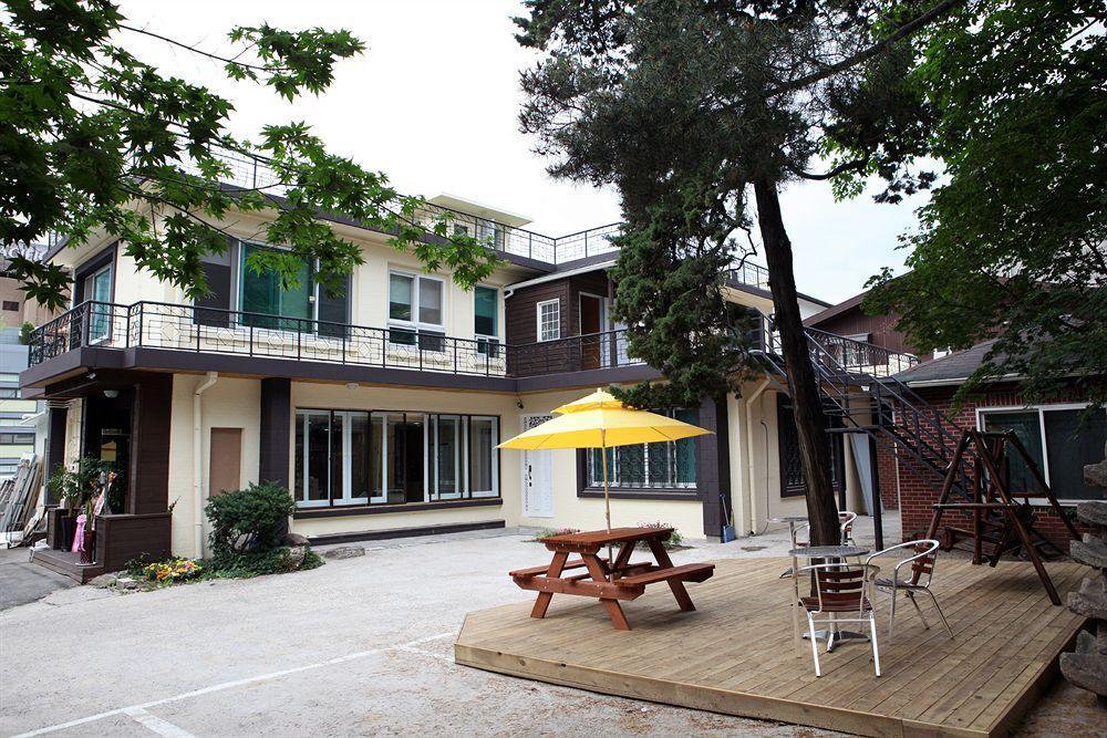 24 Guesthouse Namsan Garden Seul Zewnętrze zdjęcie