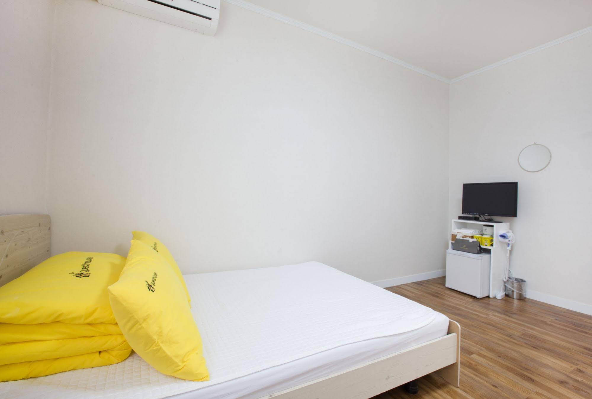 24 Guesthouse Namsan Garden Seul Zewnętrze zdjęcie